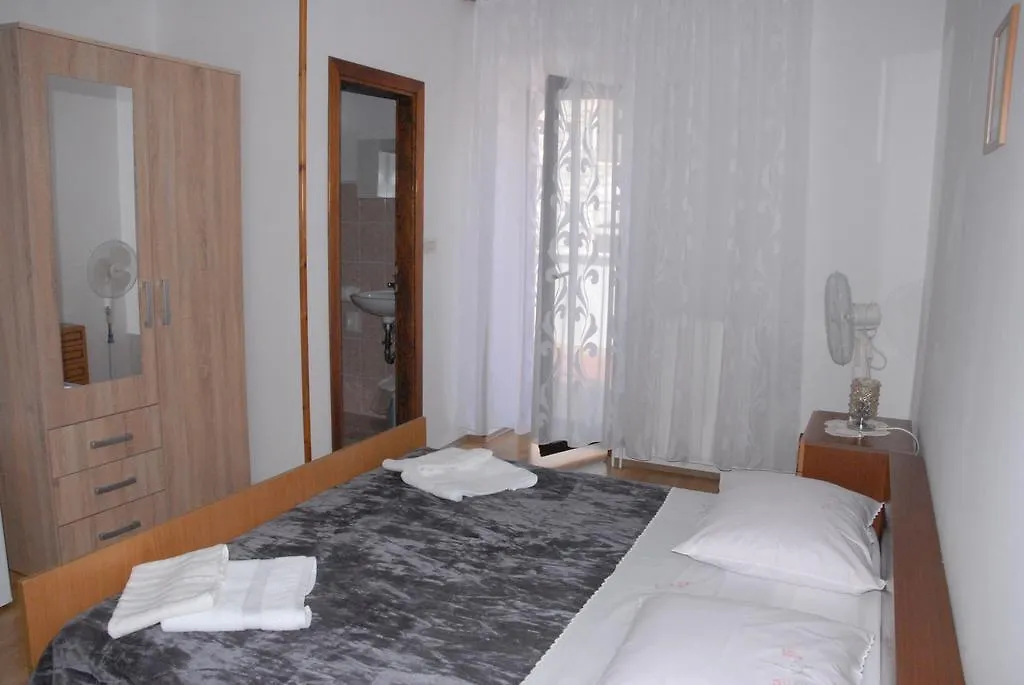 Guest house Rooms Danica Bale